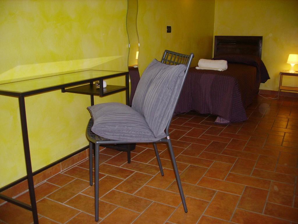 La Voliera Bed & Breakfast Πίζα Δωμάτιο φωτογραφία
